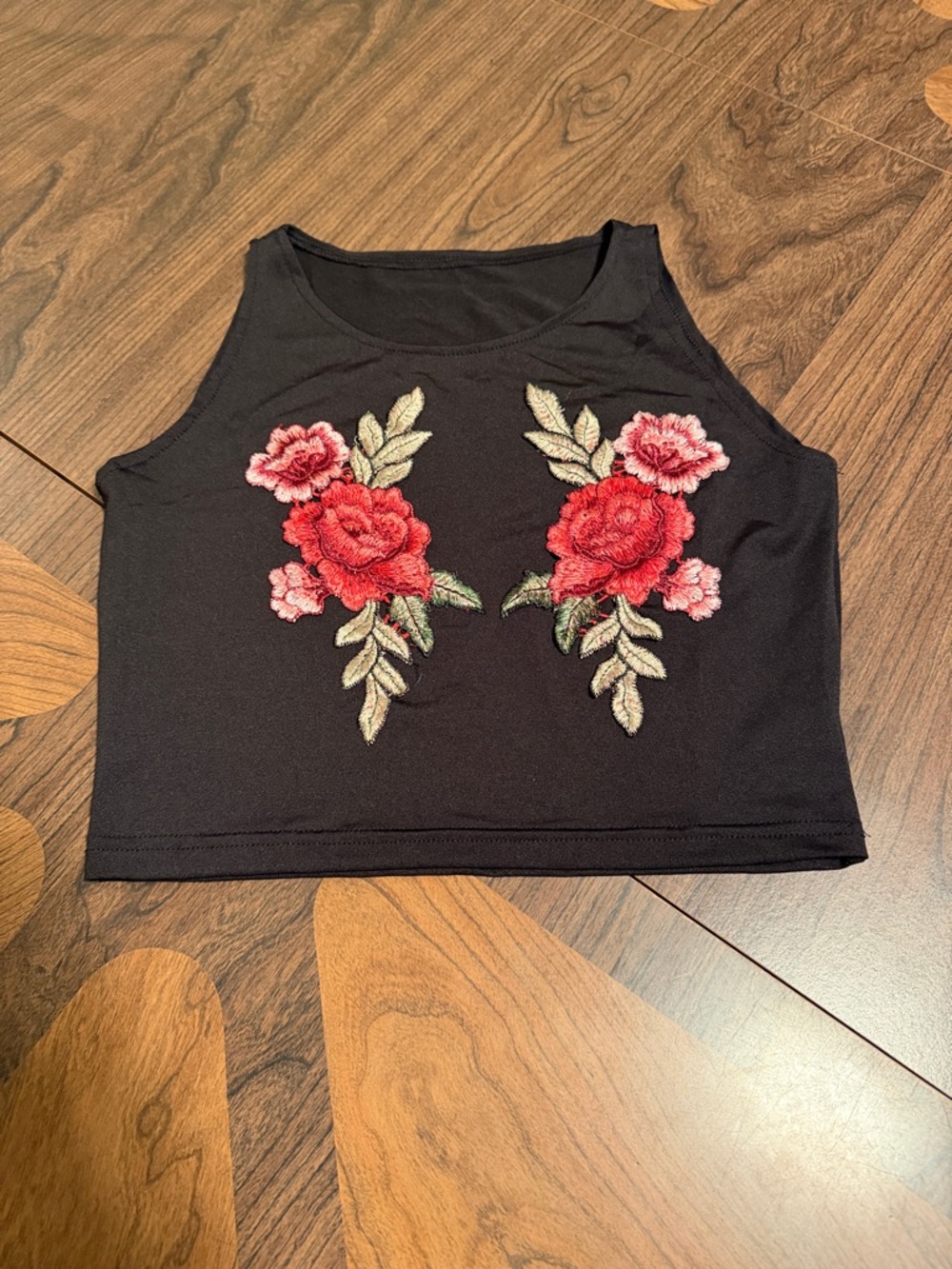 Lanshifei Black Floral Embroidered Crop Top Size M